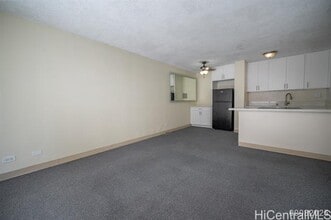 2415 Ala Wai Blvd in Honolulu, HI - Building Photo - Building Photo