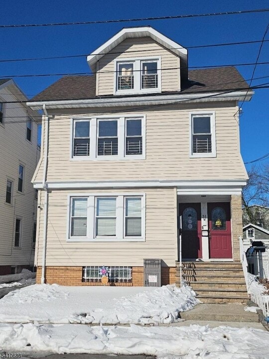 31 Western Pky, Unit #2 in Irvington, NJ - Building Photo