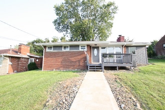 559 Tannehill St in Canonsburg, PA - Building Photo - Building Photo