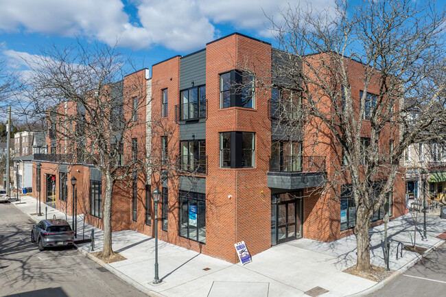 Station Circle in Narberth, PA - Foto de edificio - Primary Photo