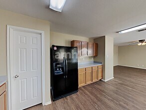 11850 Briarton Wls in San Antonio, TX - Building Photo - Building Photo