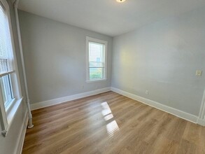 42 Hobson St, Unit #1 in Boston, MA - Building Photo - Building Photo