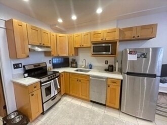 26 Irving St, Unit 1 in Boston, MA - Building Photo - Building Photo