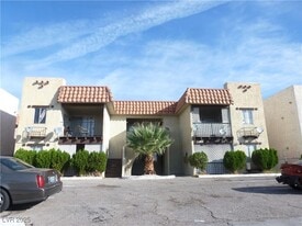 5340 Retablo Ave, Unit D in Las Vegas, NV - Building Photo
