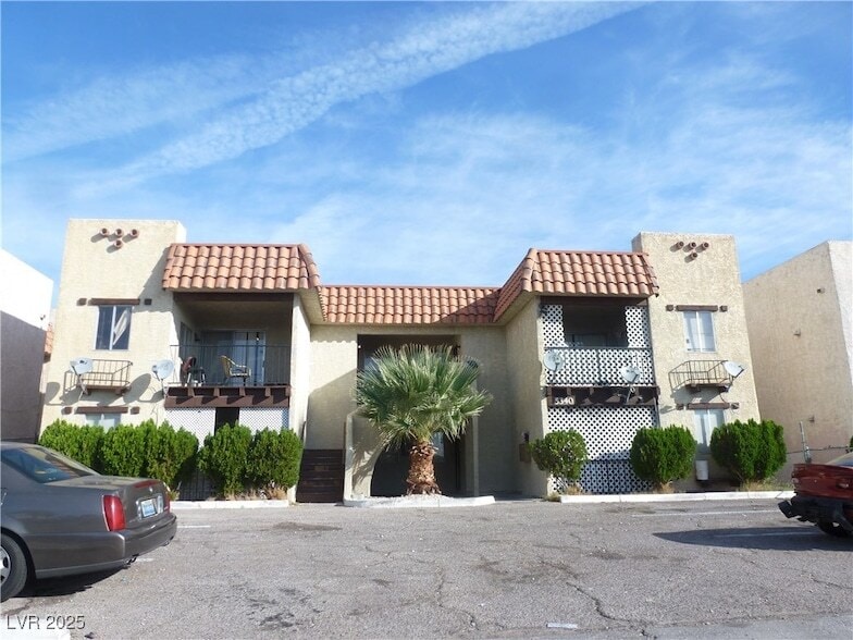 5340 Retablo Ave, Unit D in Las Vegas, NV - Building Photo