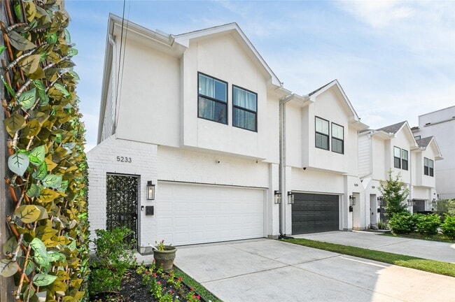 property at 5233 Darling St