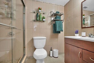 3725 S Ocean Dr, Unit 1021 in Hollywood, FL - Foto de edificio - Building Photo