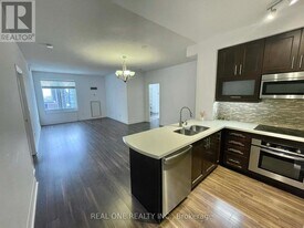 35 Balmuto St in Toronto, ON - Building Photo