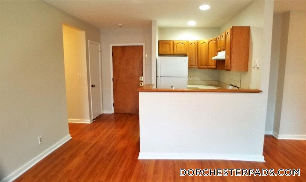 3 Sunderland St in Boston, MA - Building Photo