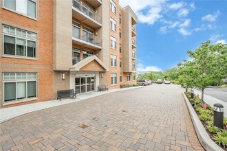 40 Jackson Ave in Eastchester, NY - Building Photo - Building Photo