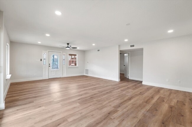 7104 Dallas St in Baytown, TX - Building Photo - Building Photo