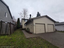 243 Norpoint Way NE in Tacoma, WA - Building Photo