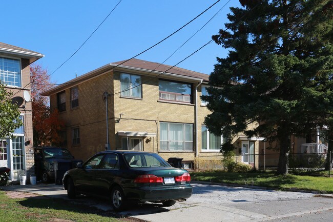 11-13 Garthdale Ct in Toronto, ON - Building Photo - Primary Photo