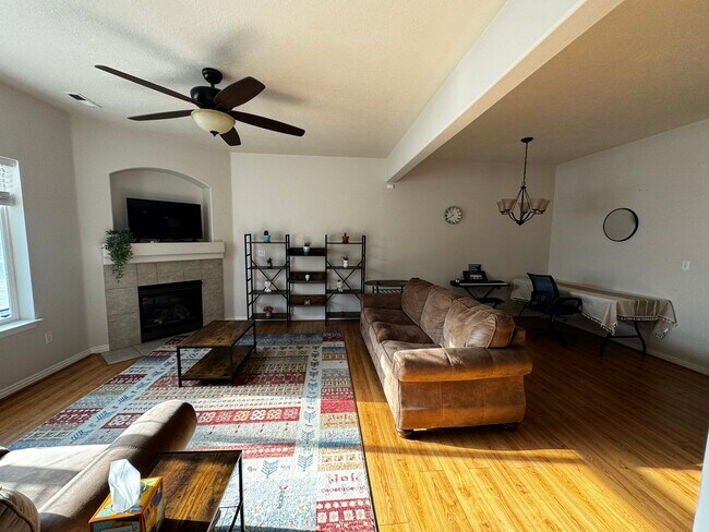 7071 S Kristilyn Ln in West Jordan, UT - Building Photo - Building Photo