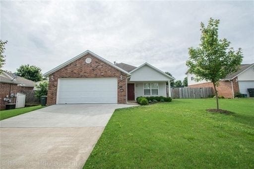 1028 S Eastview Dr in Fayetteville, AR - Building Photo - Building Photo