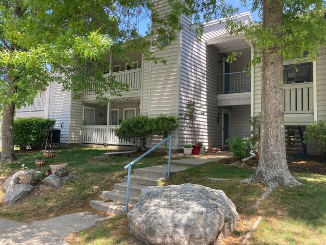 110 Leafwood Ln in Groton, CT - Building Photo - Building Photo