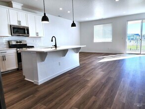 350 N Lagrasse Ln in Star, ID - Building Photo - Building Photo