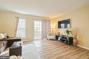 2723 Foxshire Dr in York, PA - Building Photo