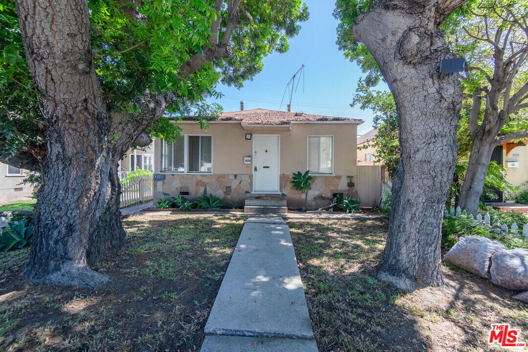 2628 S Barrington Ave in Los Angeles, CA - Building Photo