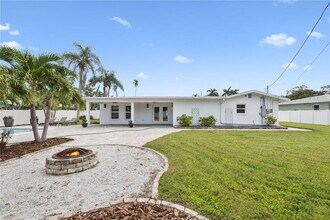 3800 Bayshore Blvd NE in St. Petersburg, FL - Building Photo - Building Photo