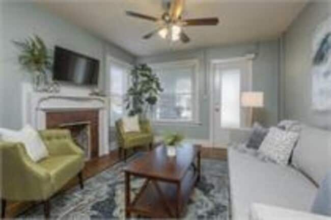 property at 3716 Warwick Blvd