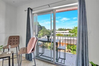 458 SW 9th St in Miami, FL - Building Photo - Building Photo