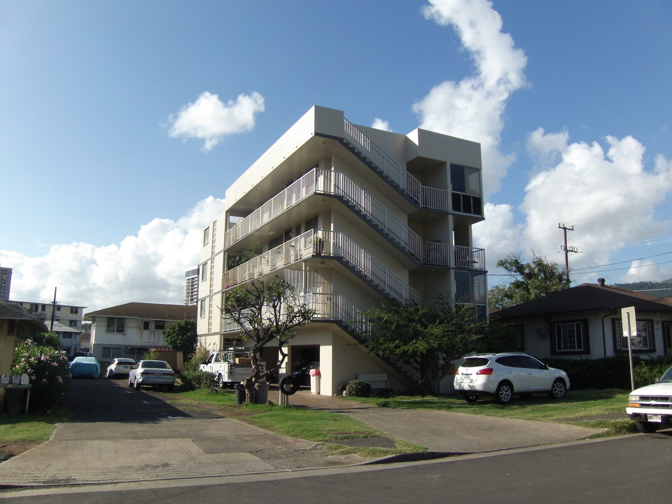 658 Hausten St in Honolulu, HI - Building Photo