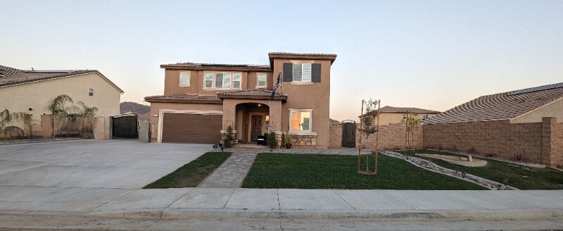28410 Pinon Ct in Winchester, CA - Foto de edificio
