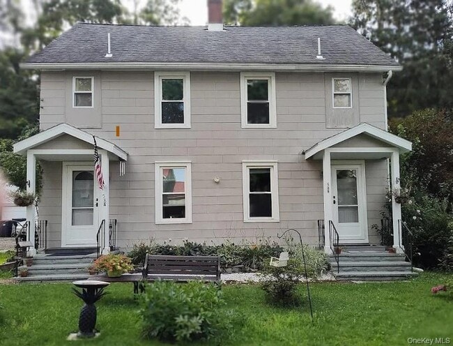 58 Orchard Dr in Rhinebeck, NY - Building Photo - Building Photo