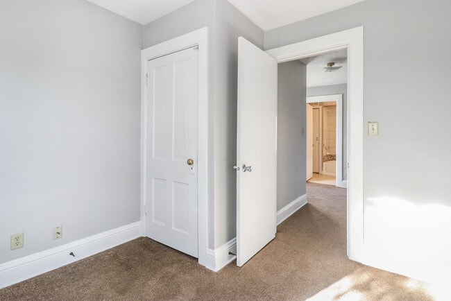 1215 E Calvert St in South Bend, IN - Foto de edificio - Building Photo