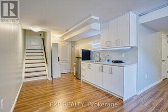 52 Dartmouth Gate in Hamilton, ON - Building Photo - Building Photo