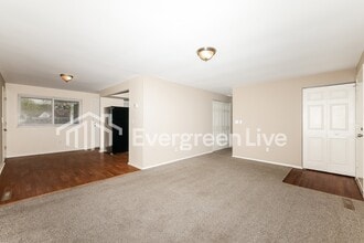 5619 Shady Oak St in Dayton, OH - Building Photo - Building Photo