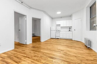 239 W 63rd St in New York, NY - Building Photo - Building Photo