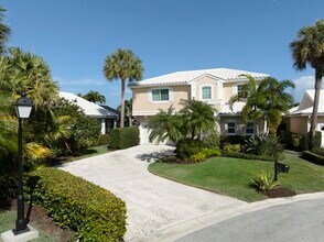 17080 Crossgate Dr in Jupiter, FL - Building Photo - Building Photo