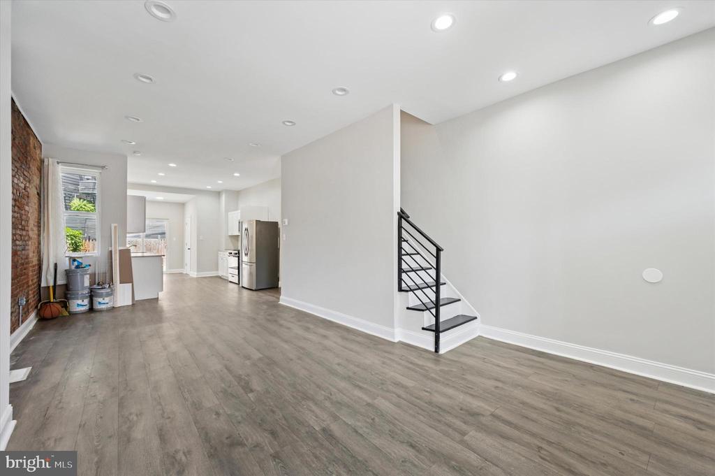 2835 W Montgomery Ave in Philadelphia, PA - Building Photo