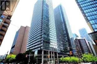 37 Grosvenor St in Toronto, ON - Building Photo