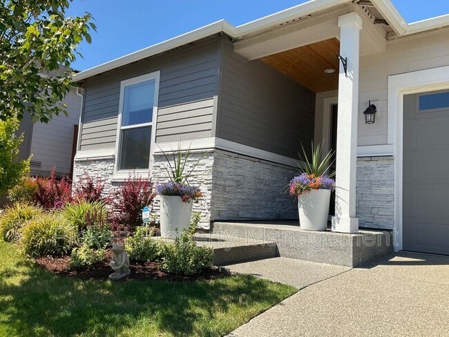6584 Seaglass AVE in Port Orchard, WA - Building Photo - Building Photo