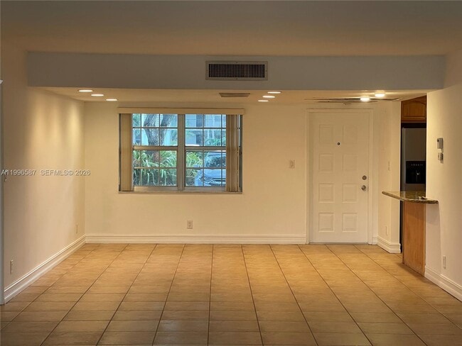 4009 N Cypress Dr in Pompano Beach, FL - Building Photo - Building Photo