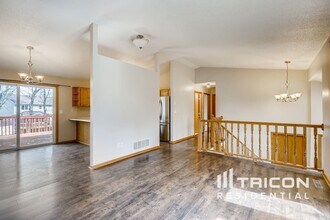 5752 W 134th St in Savage, MN - Building Photo - Building Photo