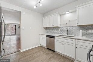 400 Glendale Rd in Havertown, PA - Building Photo