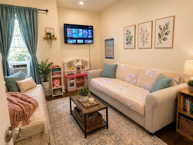 property at 284 E 39th St