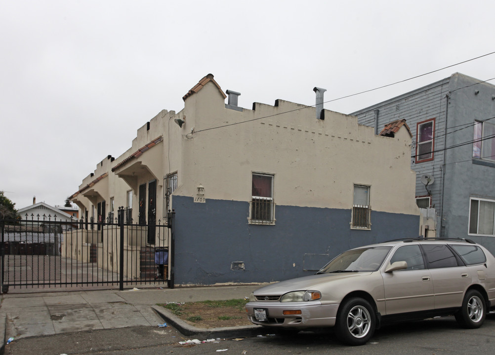 1701 27th Ave in Oakland, CA - Foto de edificio