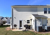 414 Hidden Brook Ln in Greensboro, NC - Foto de edificio - Building Photo