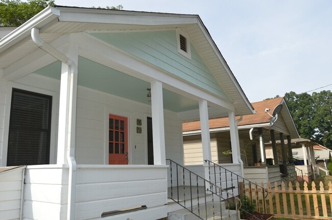 69 Howard St in Asheville, NC - Building Photo - Building Photo