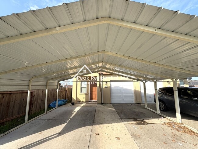 7662 Lisa Ann Ct in Sacramento, CA - Building Photo - Building Photo