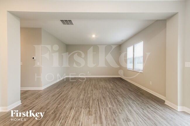 2416 S Carlota Dr in New Palestine, IN - Foto de edificio - Building Photo