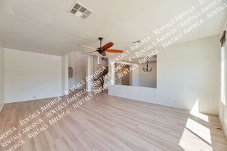 5433 W Redbird Rd in Phoenix, AZ - Foto de edificio - Building Photo