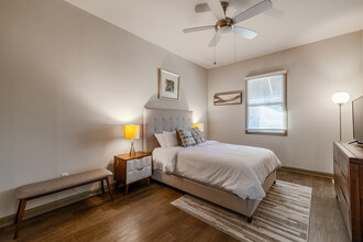 Elle West Ave in Austin, TX - Building Photo - Interior Photo