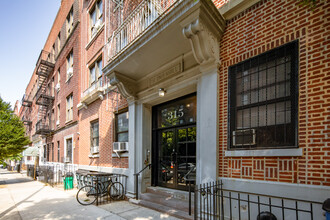 315 Lincoln Pl in Brooklyn, NY - Building Photo - Building Photo