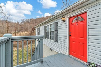9 Harwood Cemetary Rd in Barnardsville, NC - Building Photo - Building Photo